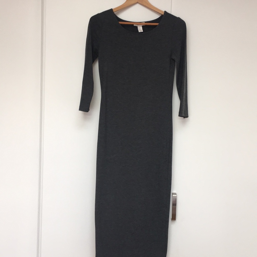 Stretchy long sleeve midi dress